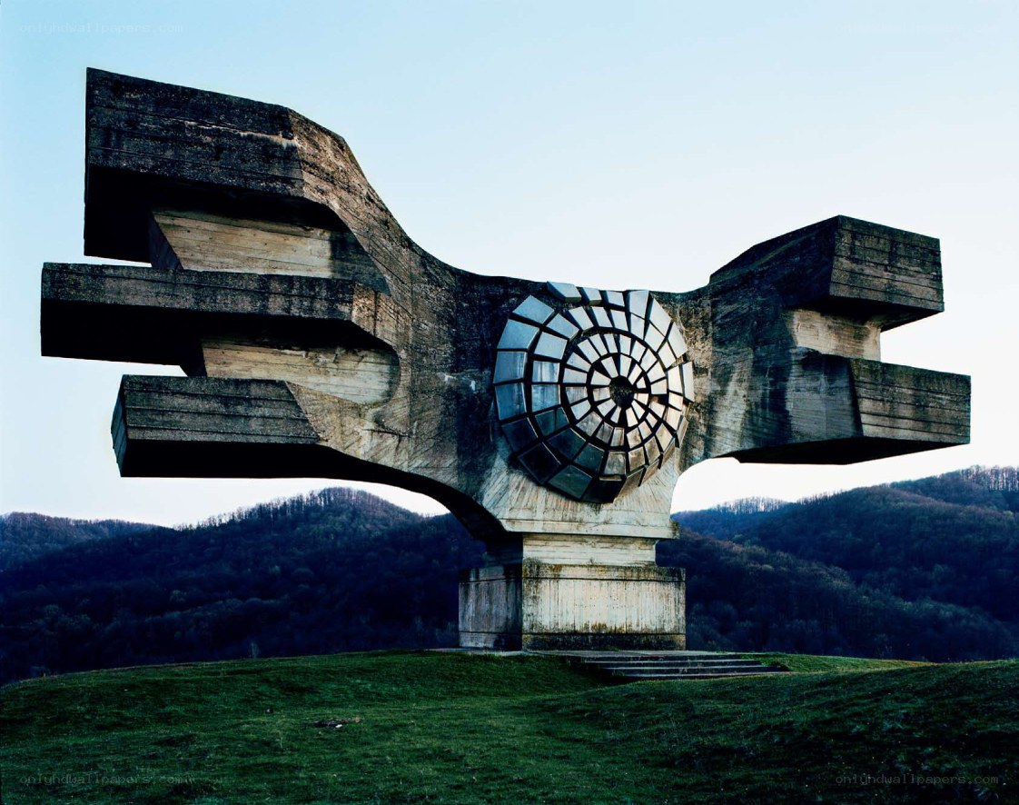 Monument to fallen soldiers
