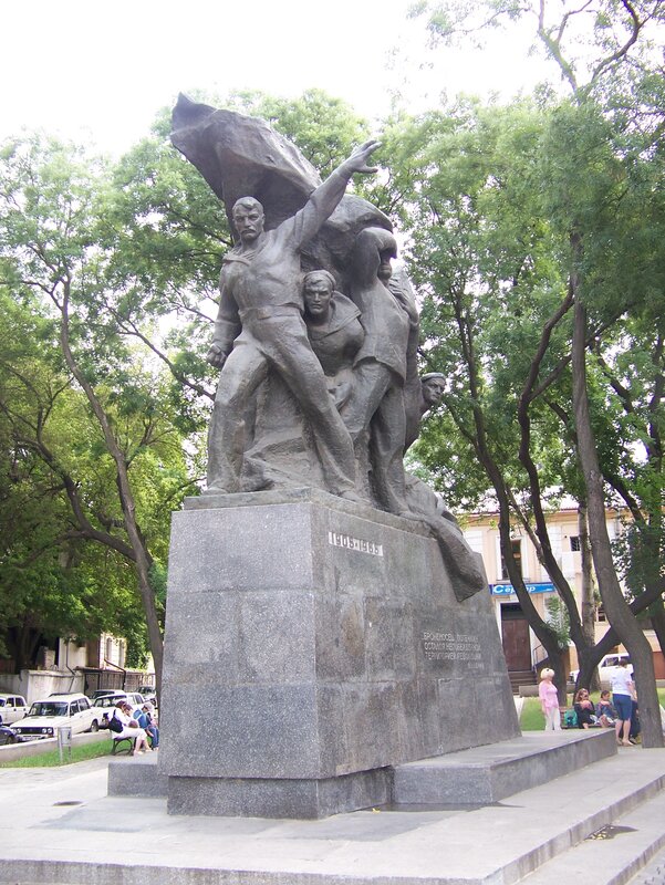 Monument to the Heroes of the Revolution