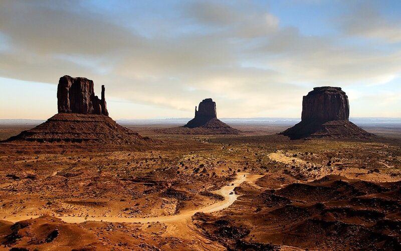 Monument Valley Buttes — Brown, Serene