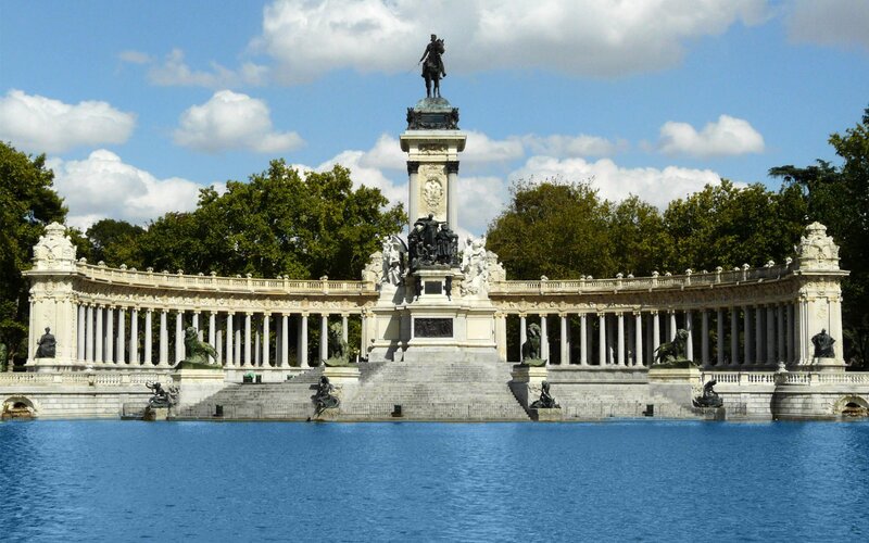 Monument with Statue — Blue