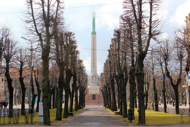 Monument with Statue — Green