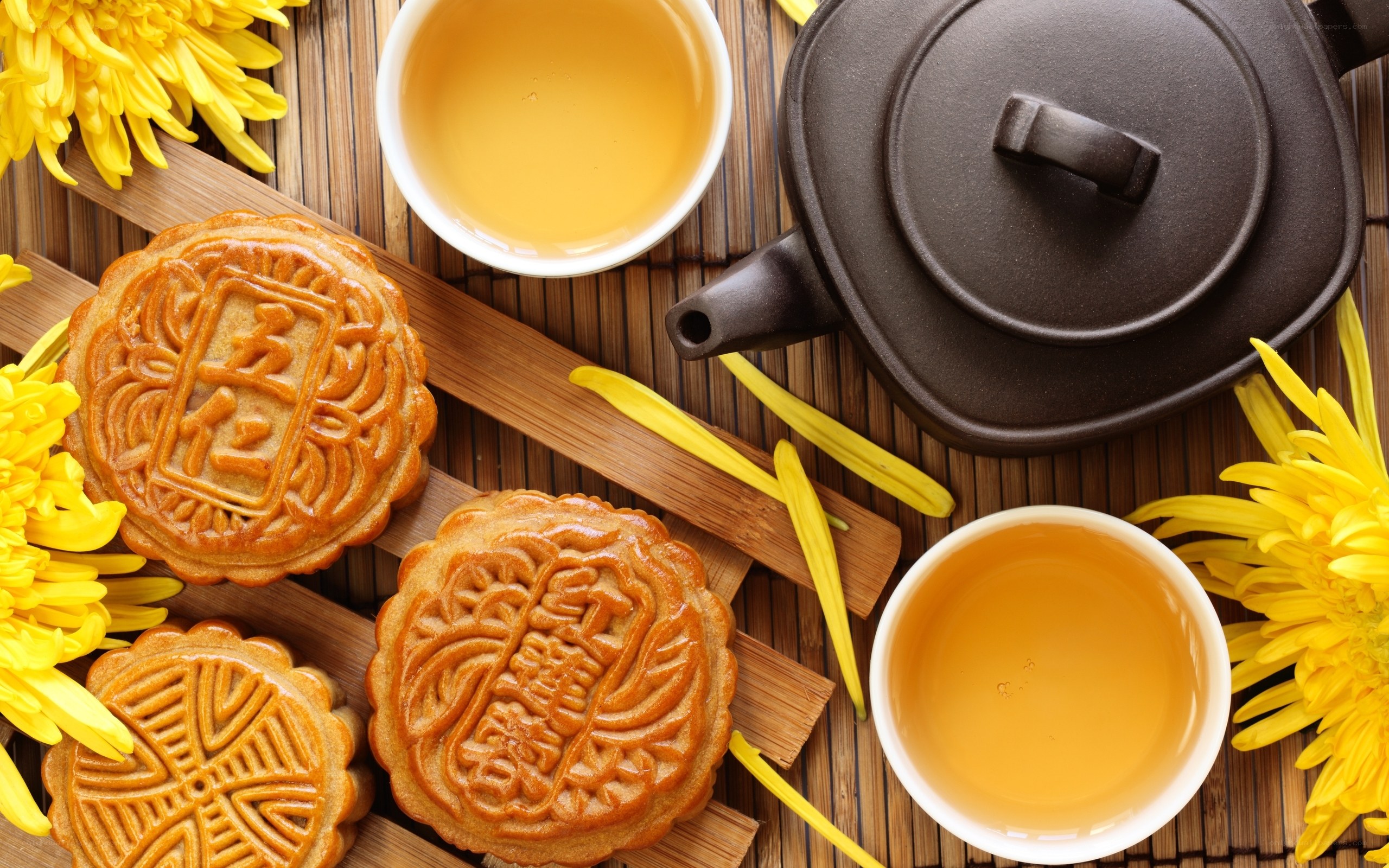 Mooncakes and tea with chrysanthemums