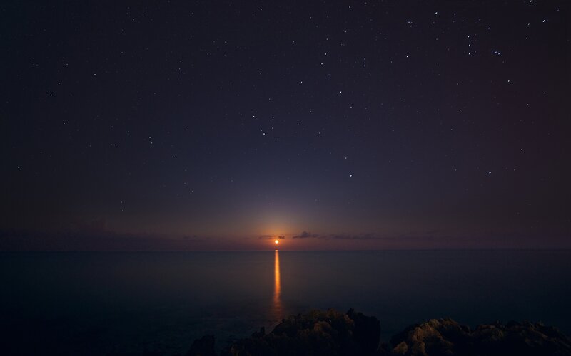 Moonrise over Ocean