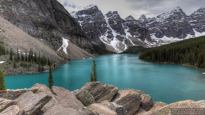Moraine Lake and Mountains — Blue, Serene, Summer