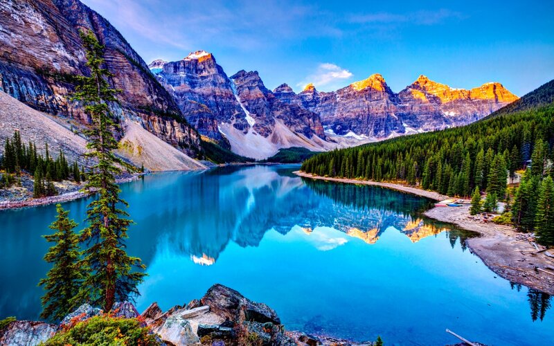 Moraine Lake at sunrise
