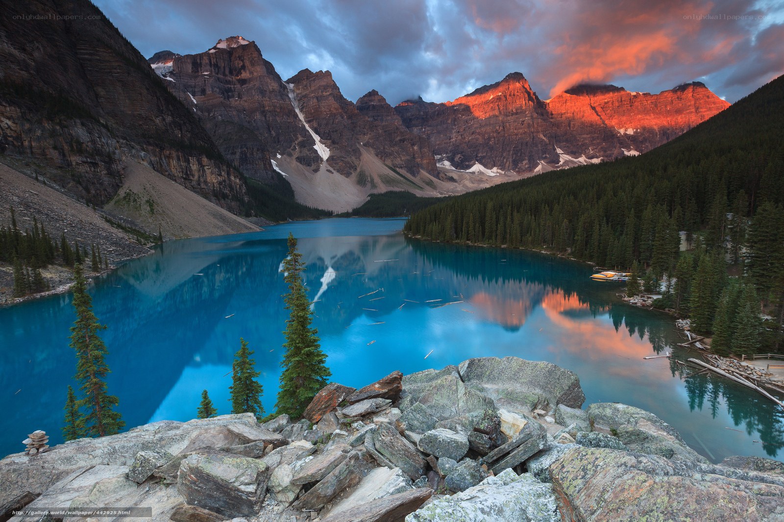 Moraine Lake at sunrise