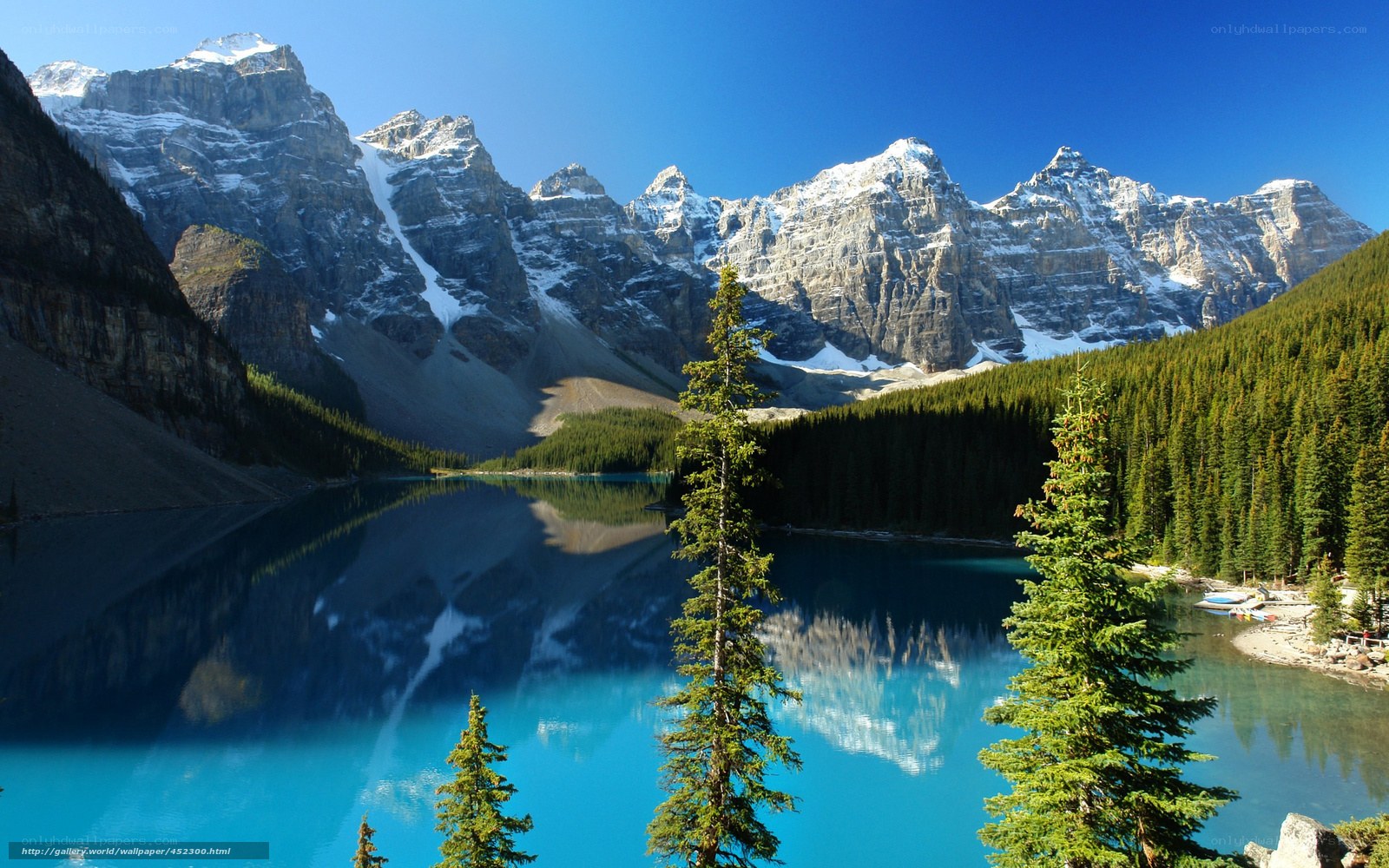 Moraine Lake with mountain reflection