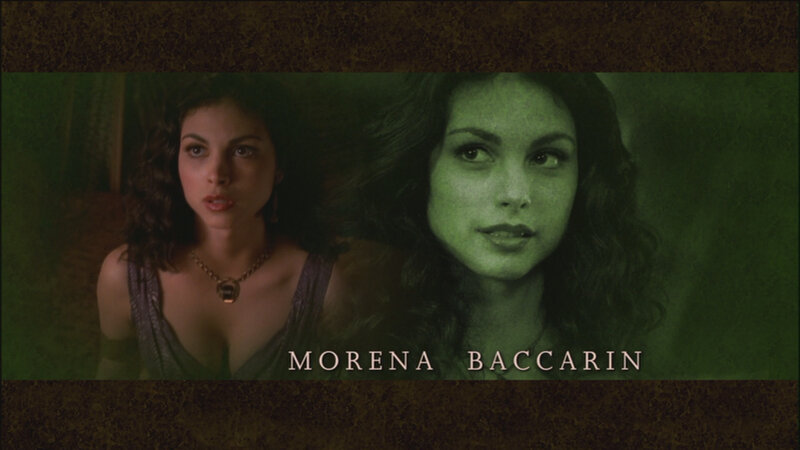 Morena Baccarin credit scene
