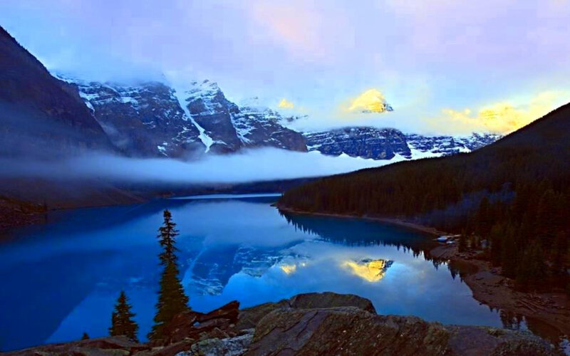 morning at moraine lake