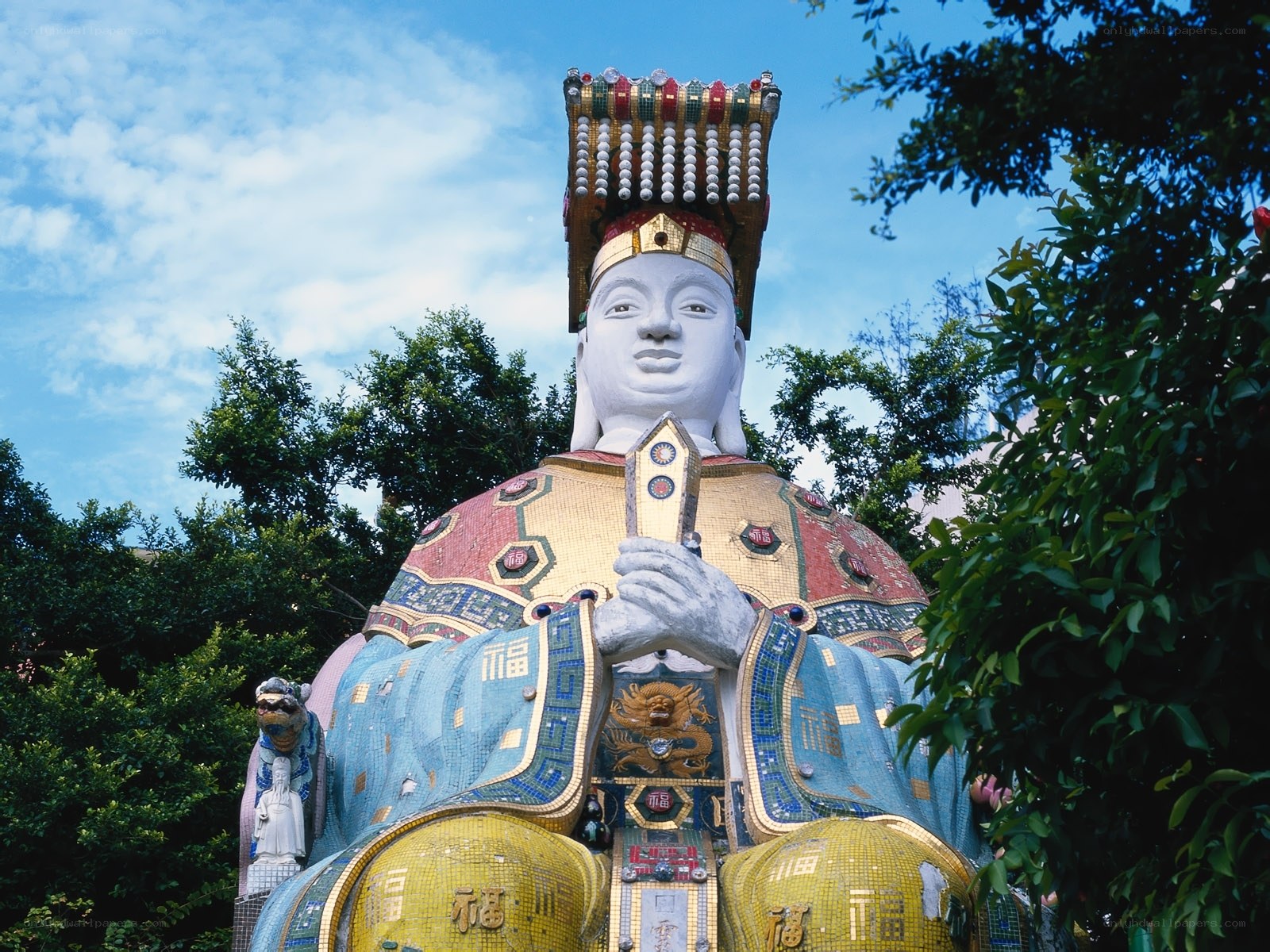 Mosaic statue of a deity