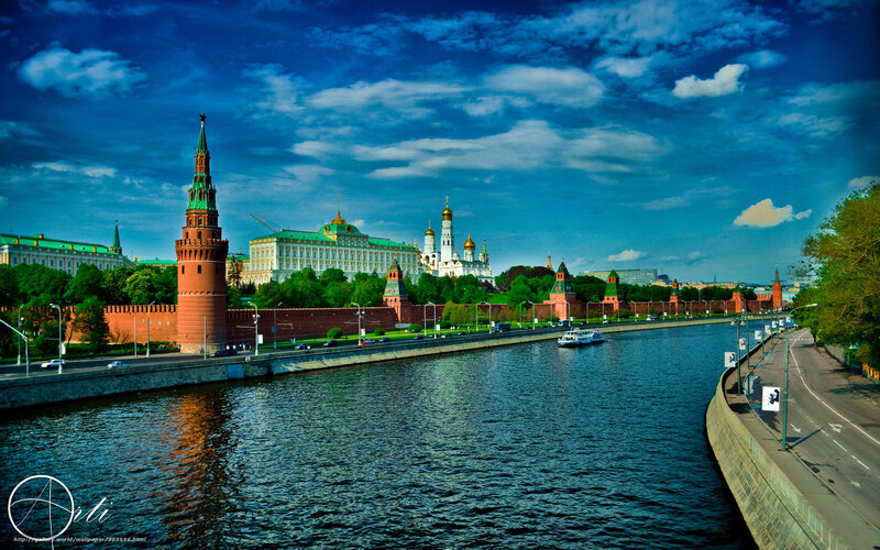Moscow Kremlin — Blue, Dramatic, Afternoon, Photograph, River