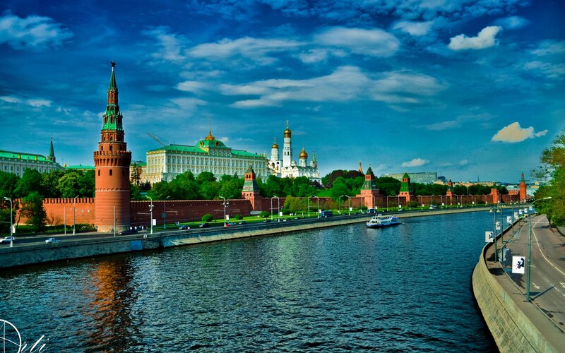Moscow Kremlin — Blue, Dramatic