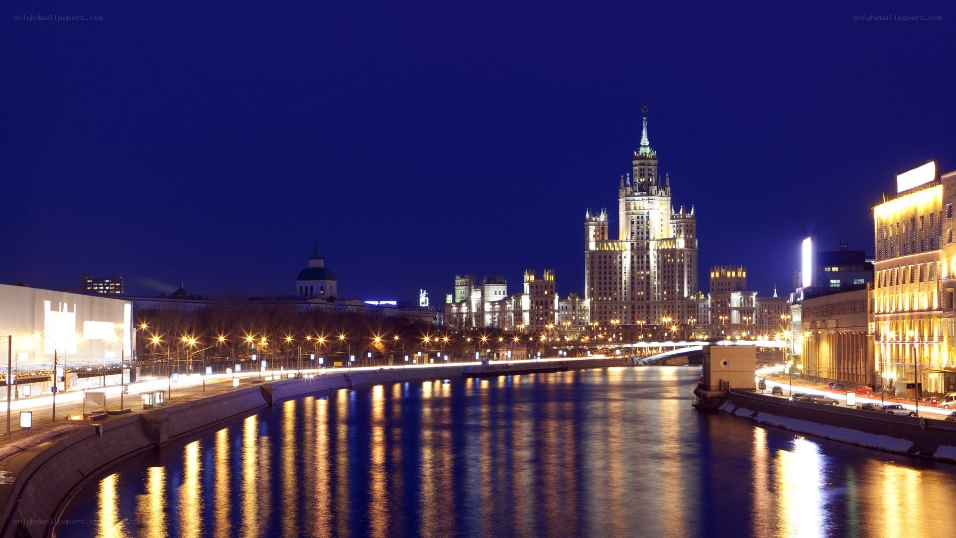 Moscow river at night