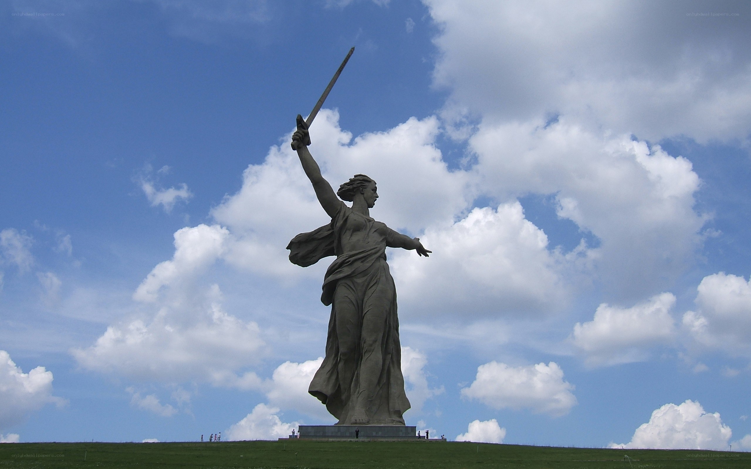 Motherland Calls monument