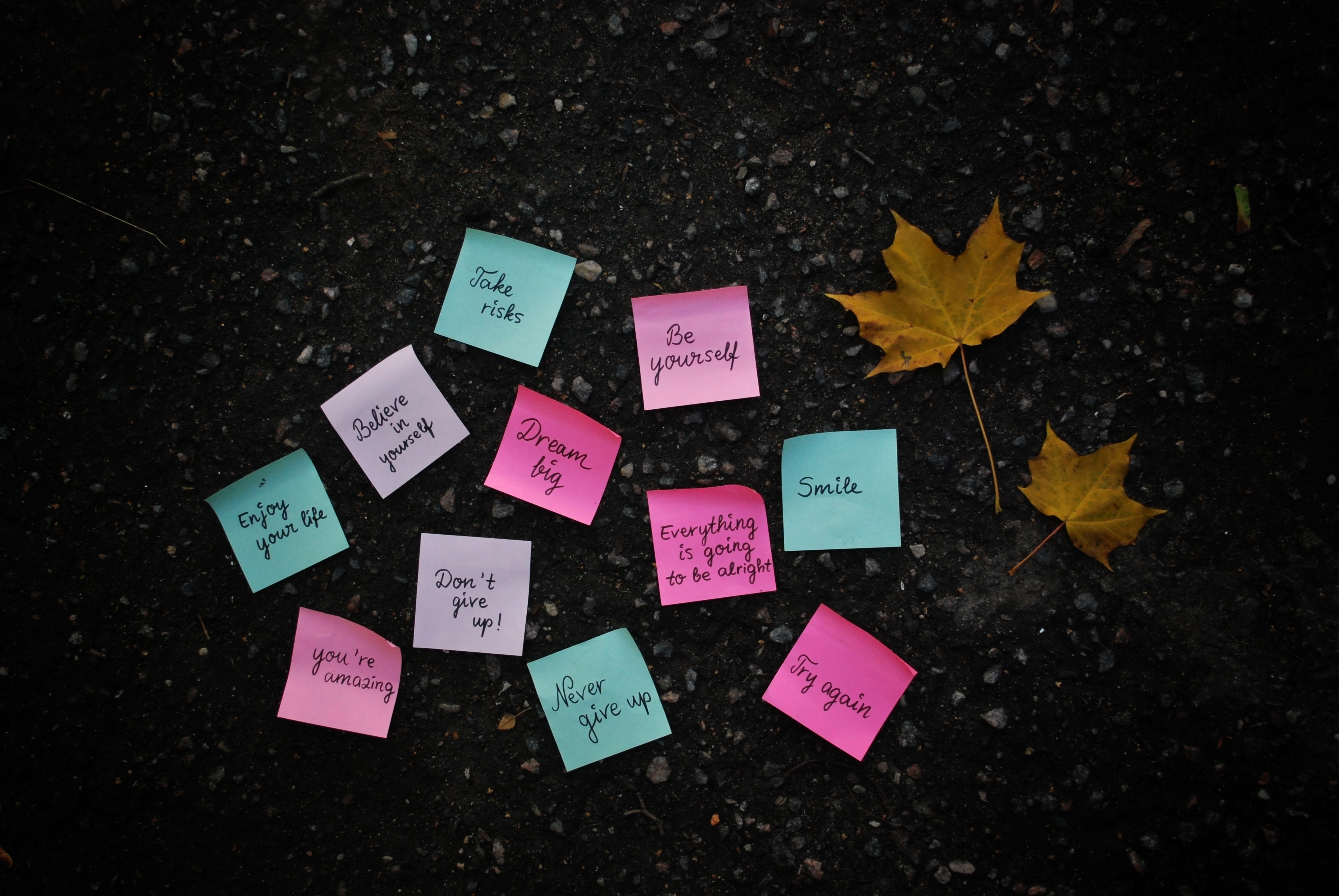 Motivational notes on pavement