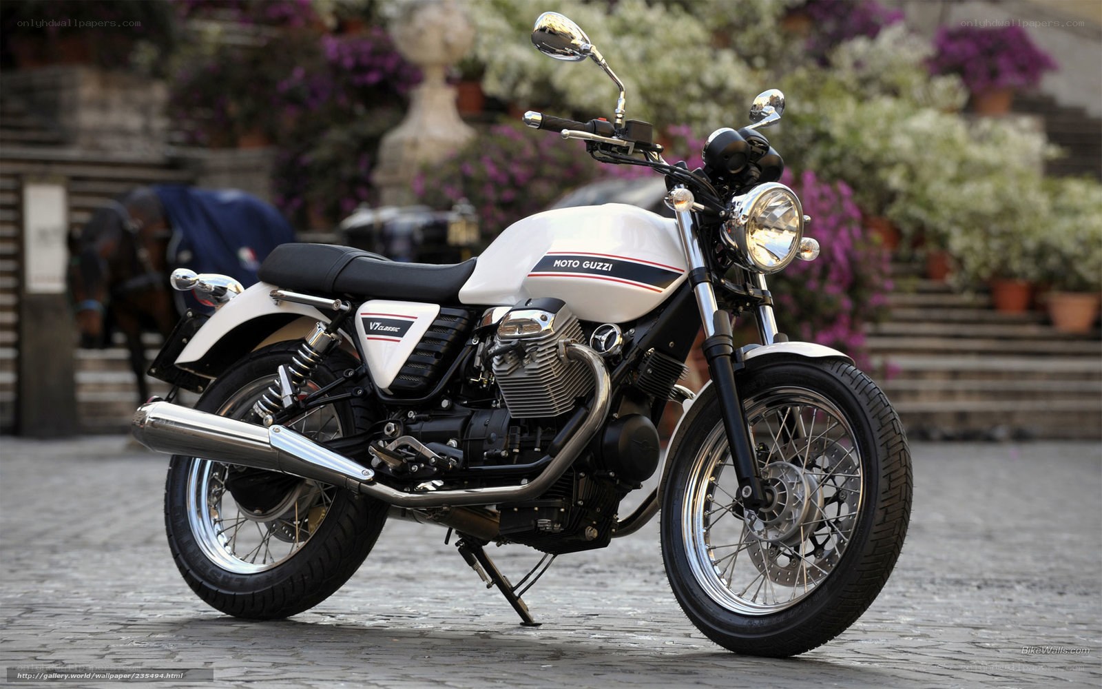 Moto Guzzi V7 Classic motorcycle