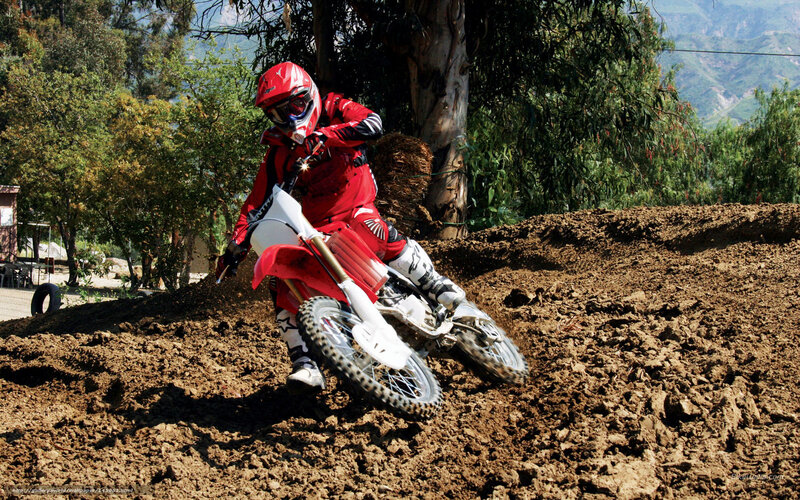 Motocross Rider on Dirt — Red, Active