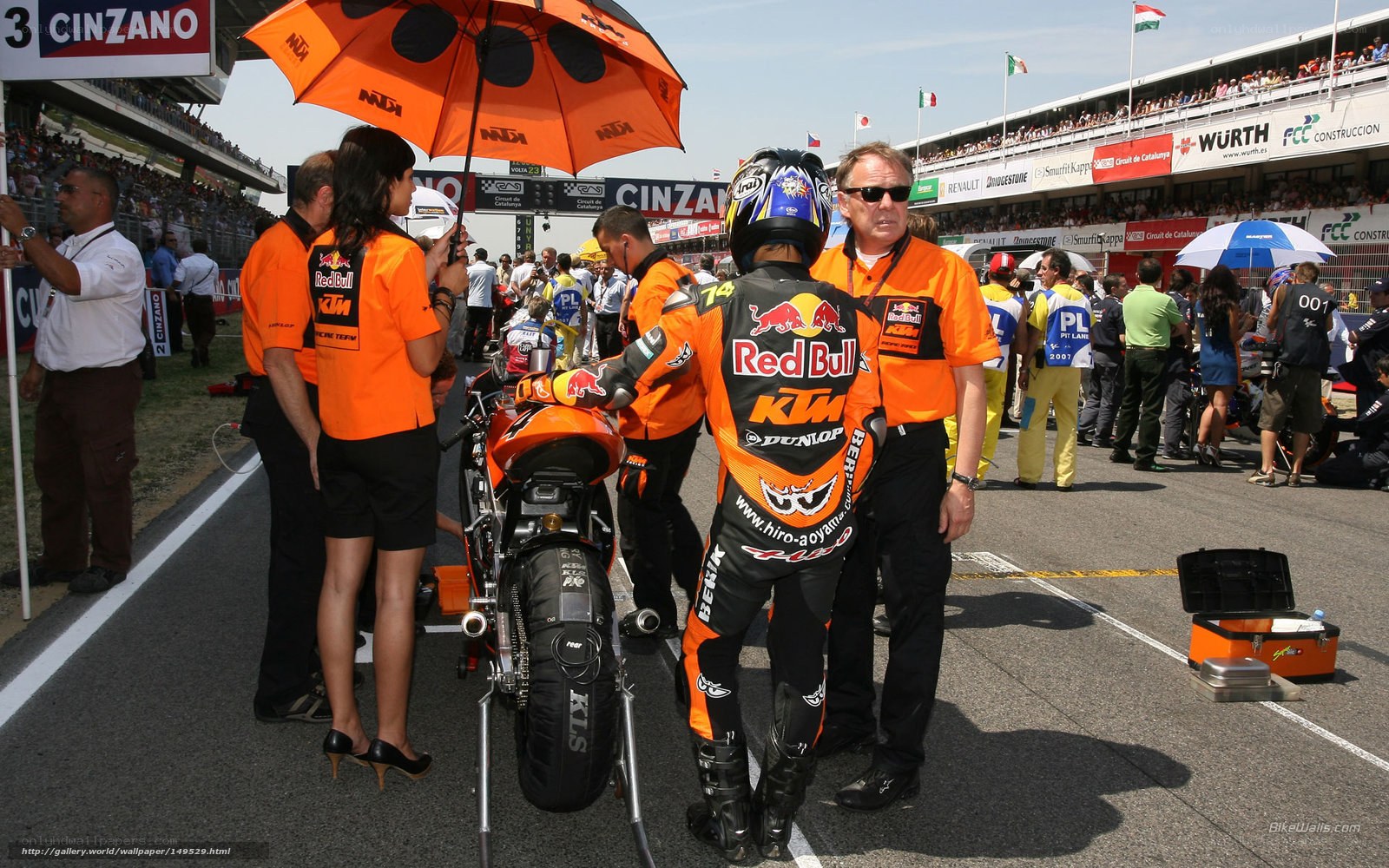 MotoGP pit stop at Catalunya