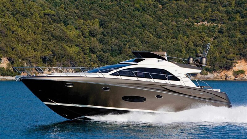 Motor Yacht on Water — Blue