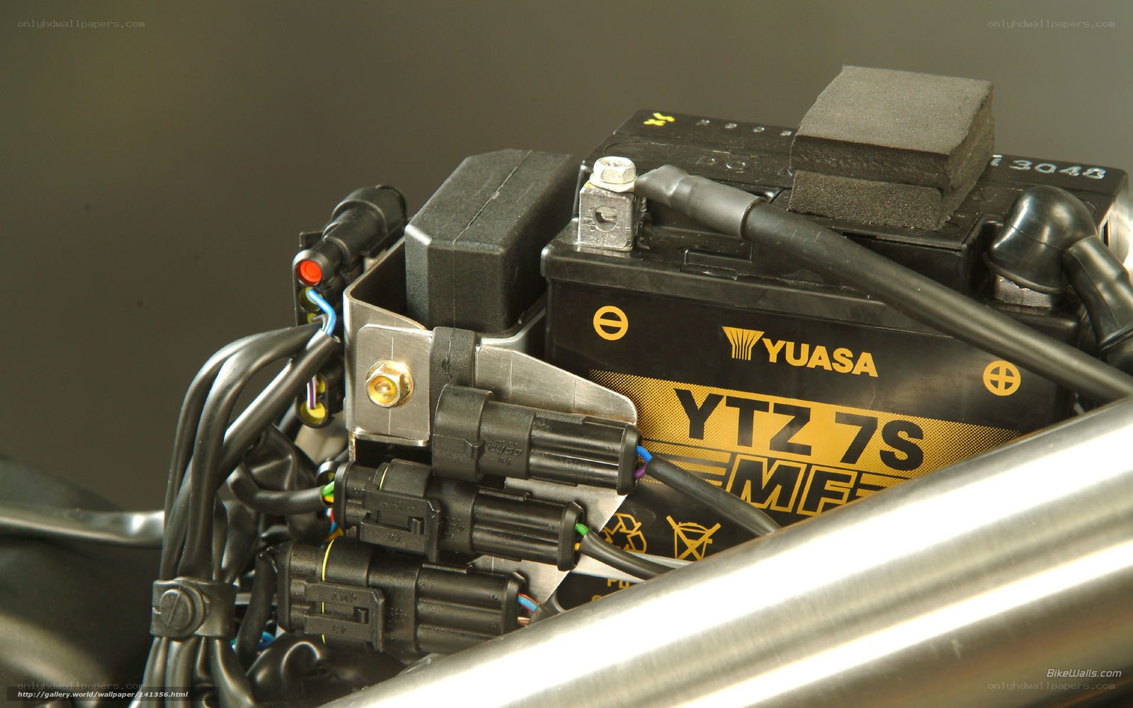 motorcycle battery and wiring