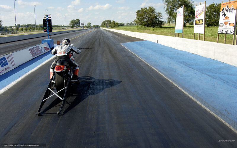 Motorcycle Drag Racer — Black, Focused