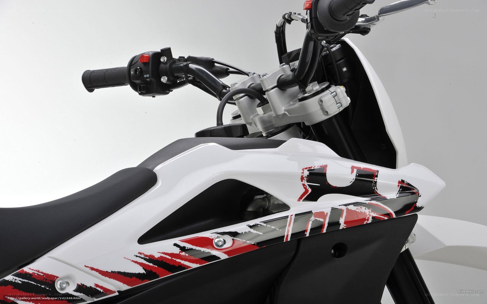 motorcycle handlebar and fuel tank