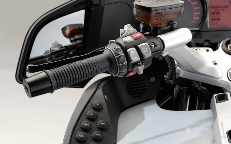 motorcycle handlebar controls
