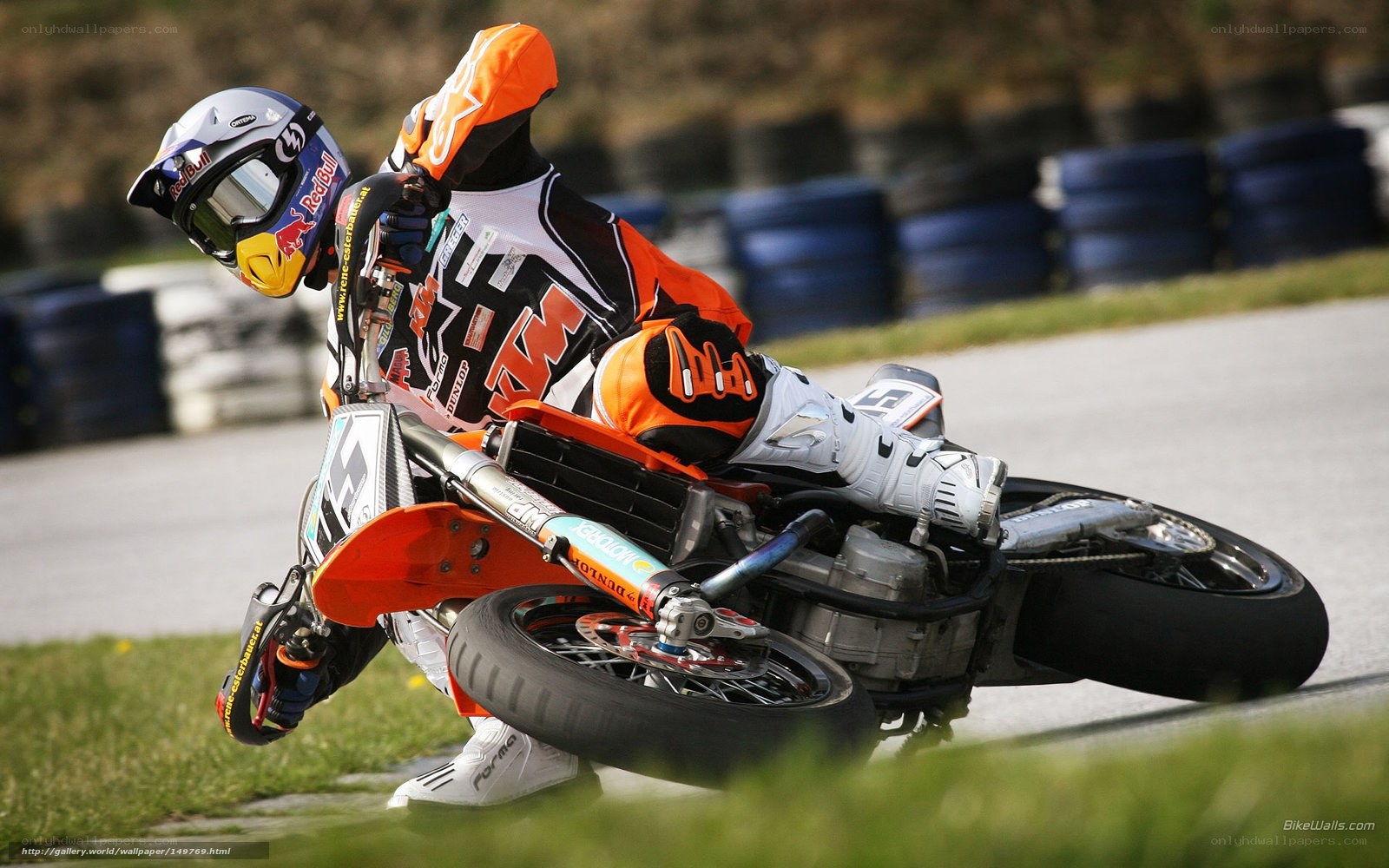 Motorcycle racer in a sharp turn