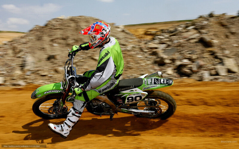 Motorcycle Racer on Dirt — Green