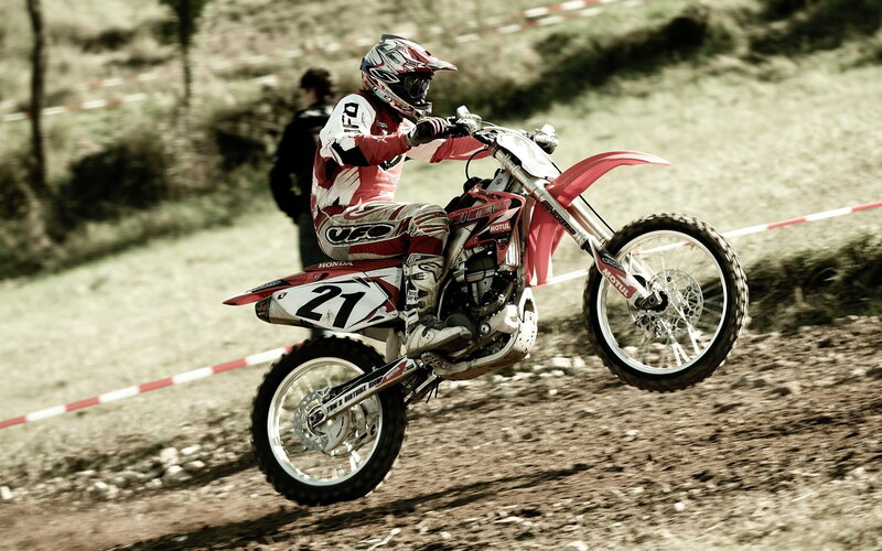 Motorcycle Racer on Dirt — Red