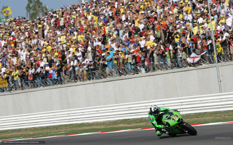 Motorcycle Racer on Track — Green, Energetic