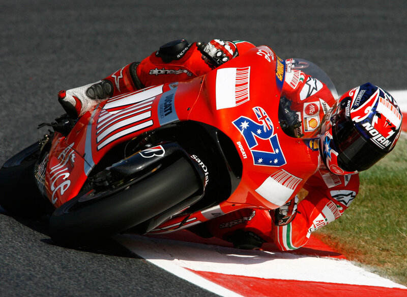 Motorcycle Racer on Track — Red, Dynamic