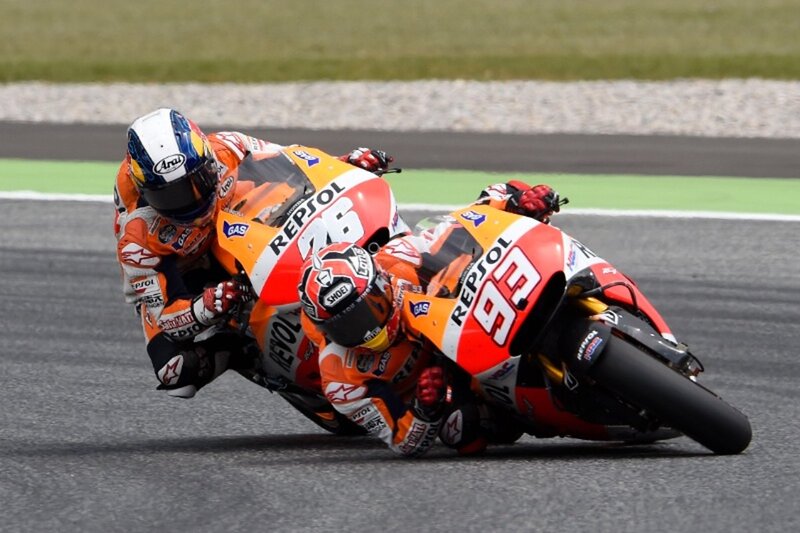 Motorcycle Racers on Track — Orange, Dynamic