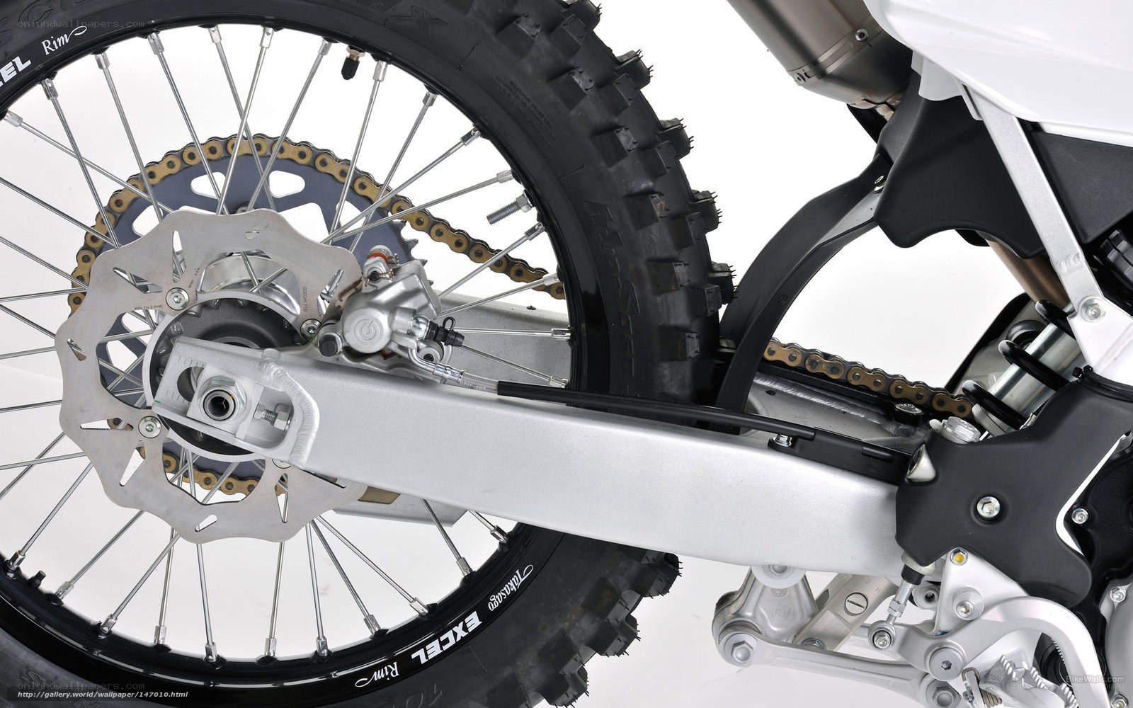 motorcycle rear wheel and chain