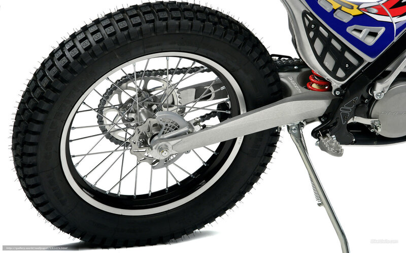 Motorcycle Rear Wheel — Black, Neutral, Photograph, Tire, Spokes, Chain