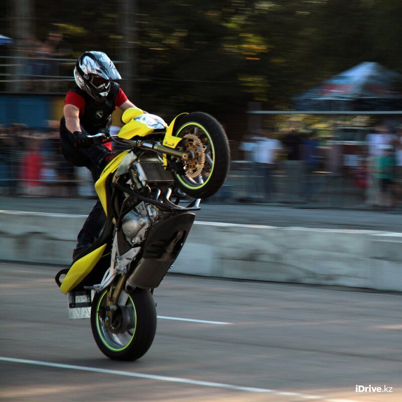 Motorcycle wheelie performance