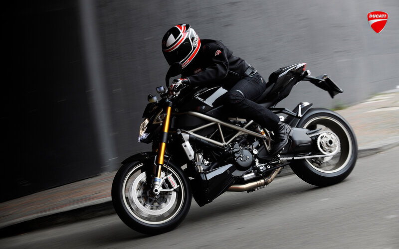 Motorcyclist on Black Bike — Dynamic, Photograph, Helmet, Black Jacket