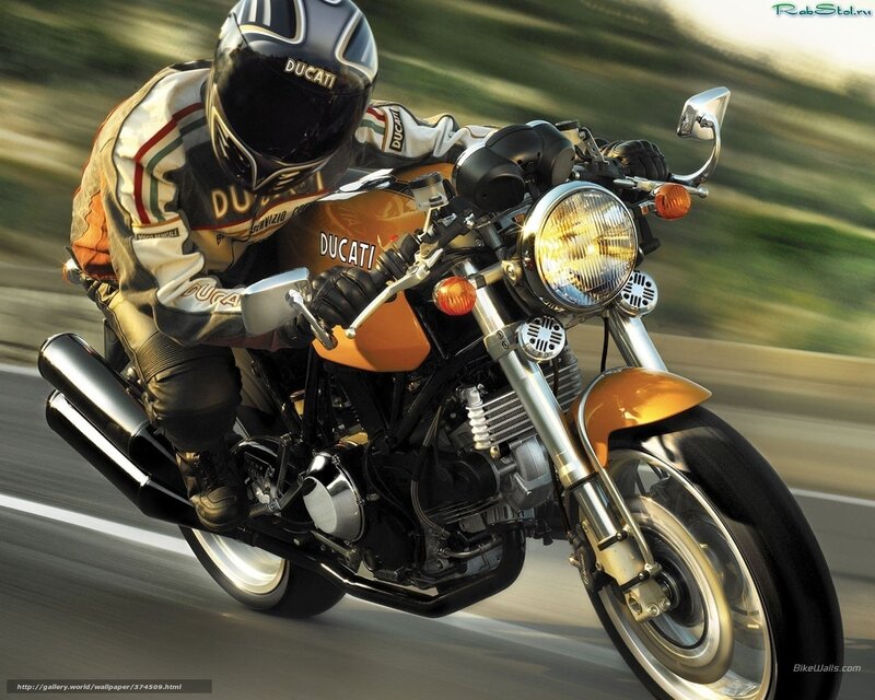 Motorcyclist on Ducati — Orange, Dynamic