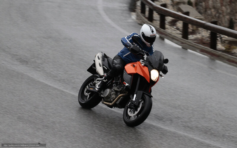 Motorcyclist on Wet Road — Gray