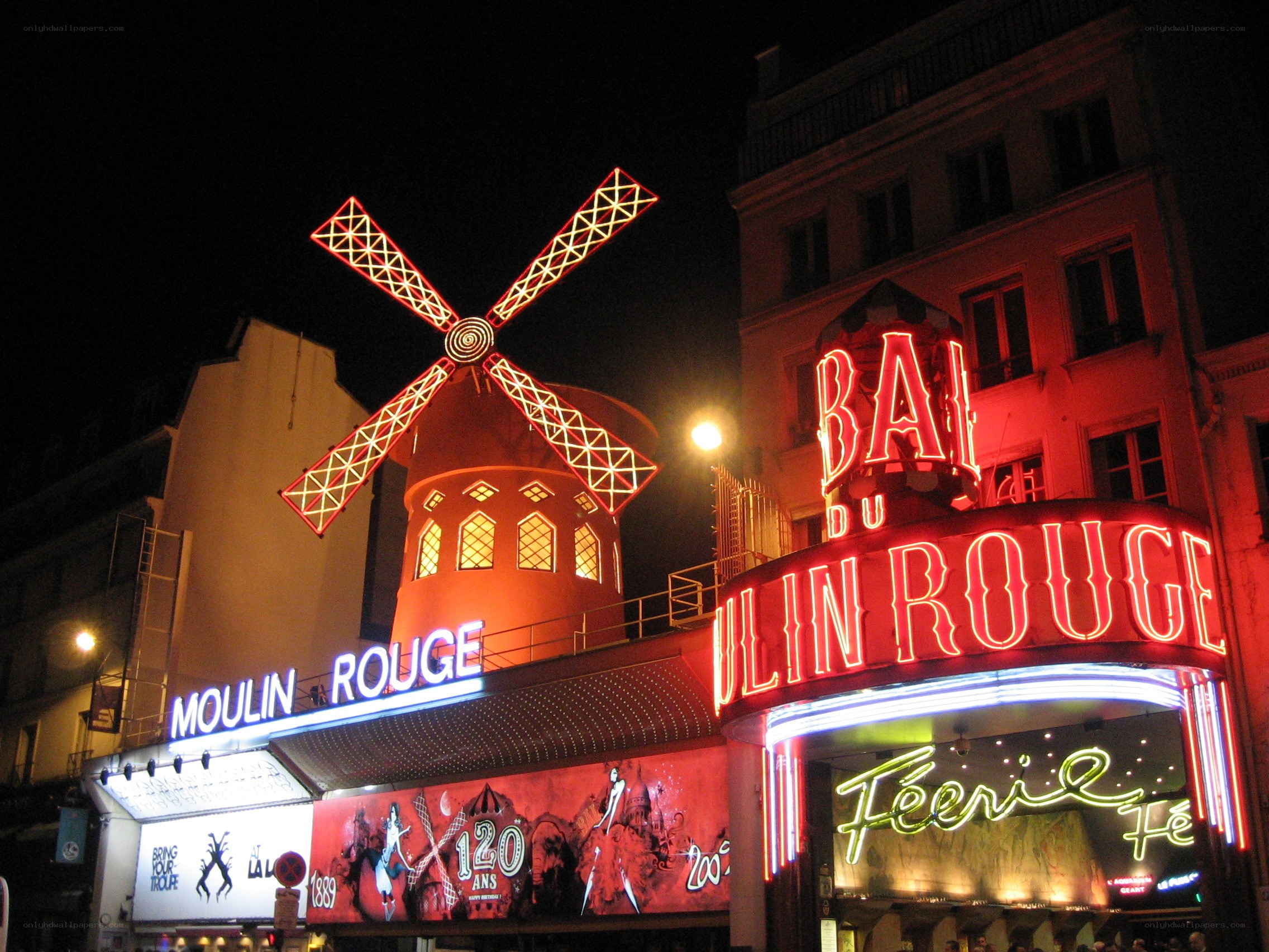 Moulin Rouge at night