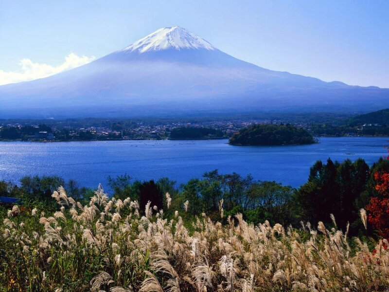 Mount Fuji and Lake Kawaguchi — Blue