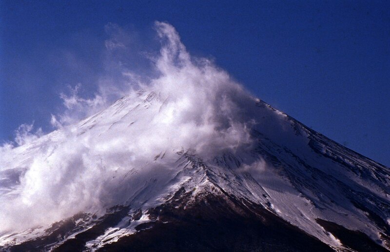 Mount Fuji snow plume