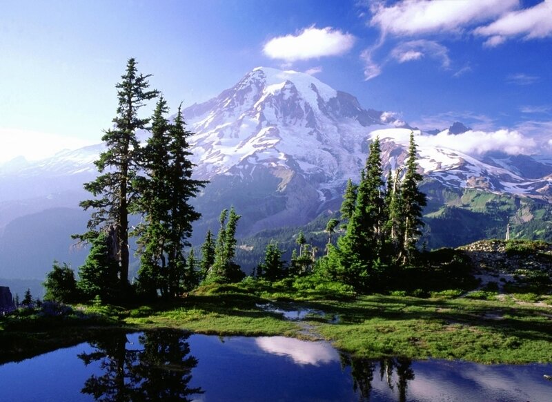 Mount Rainier Snow-capped