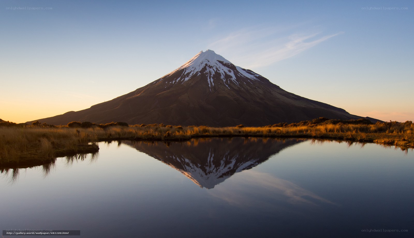 Mount Ruapehu at sunrise