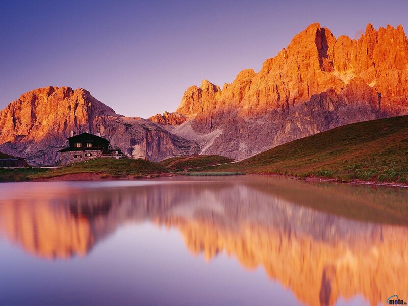 Mountain Cabin at Lake