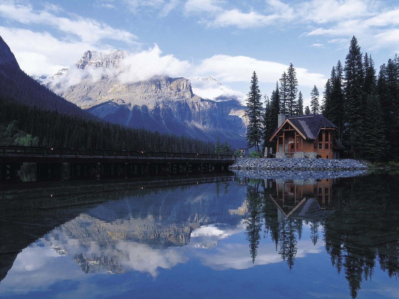 Mountain cabin by a lake