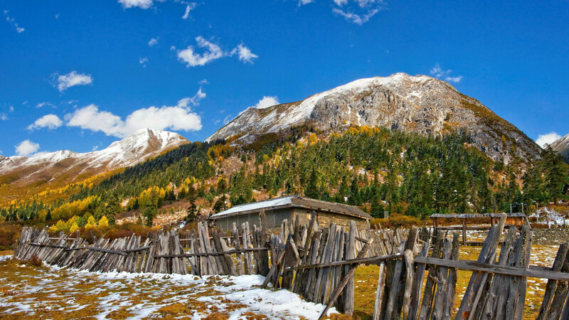 Mountain Cabin in Autumn — Blue