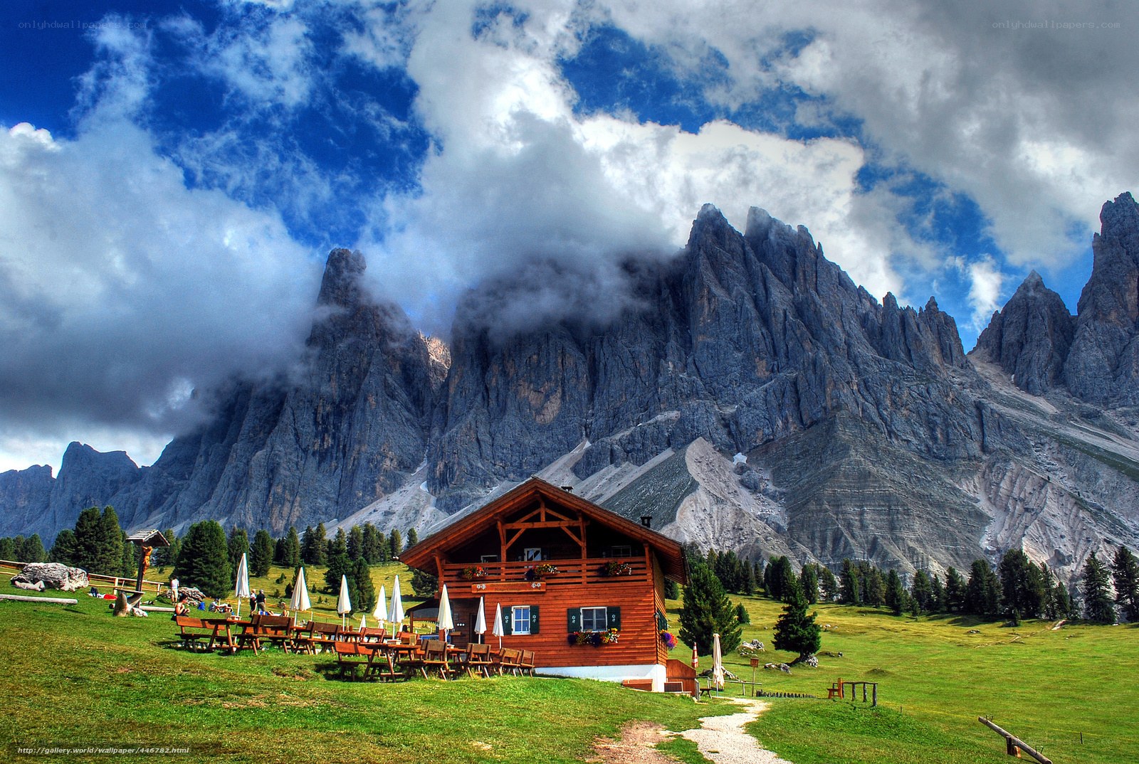 Mountain cabin with alpine views