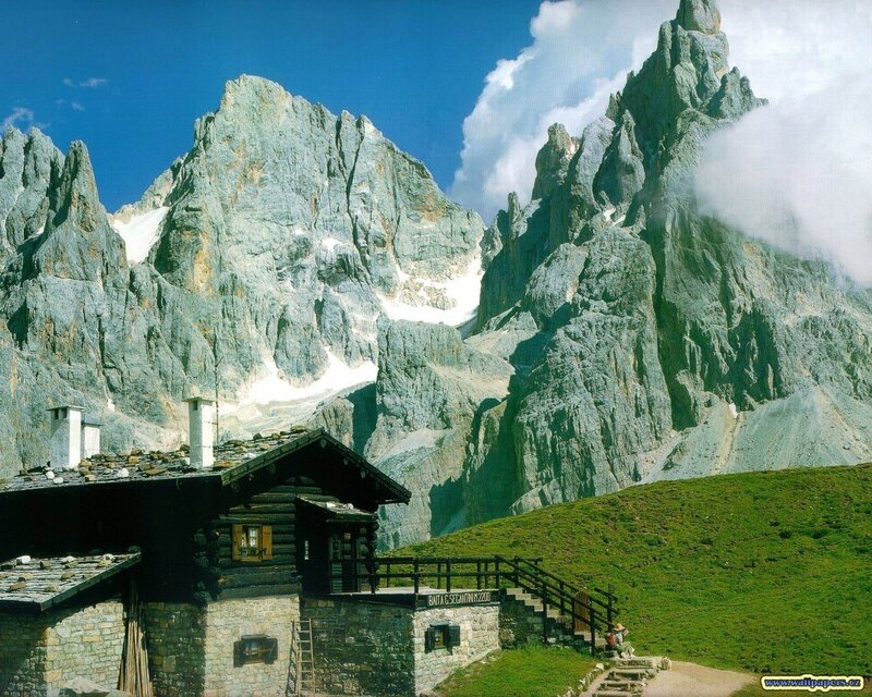 Mountain hut in the Alps