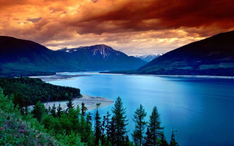 Mountain Lake at Sunset — Blue, Mountains